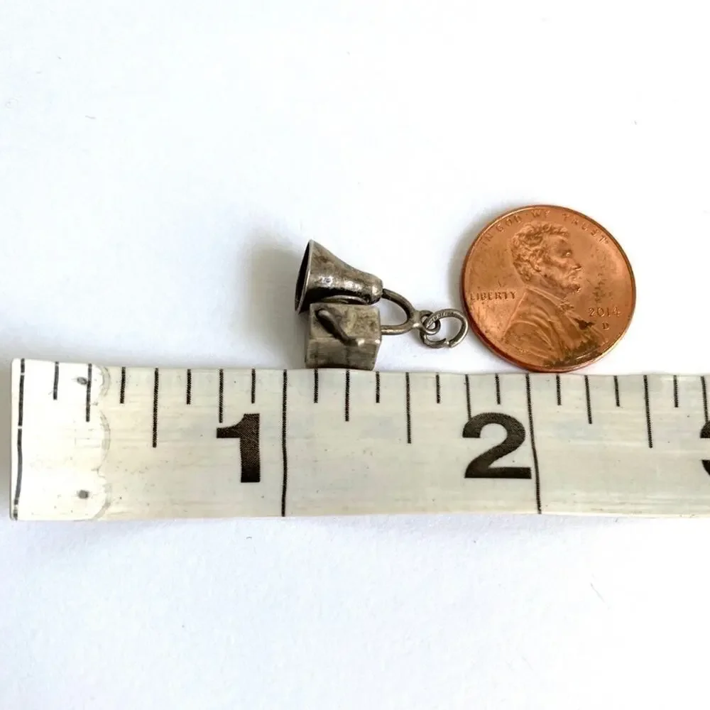 Vintage Phonograph‎ Record Player Charm Articulated
